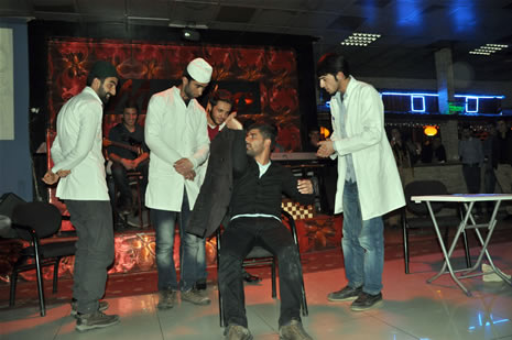 Hakkari'nin Yüksekova ilçesinde Atatürk Lisesi Öğrencileri Sınav öncesi Moral Gecesi Düzenledi. Fotoğraflar: Yaşar KAPLAN