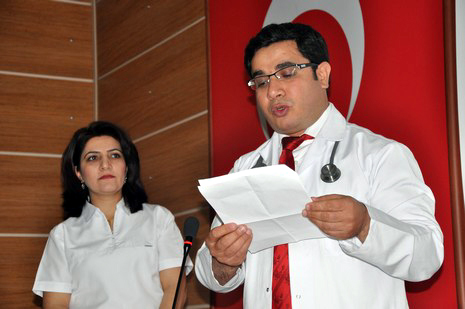 Hakkarinin Yüksekova ilçesinde 40 yıl 3 ay görev yapan Gülseren Macit veda töreni ile emekliğe ayrıldı.