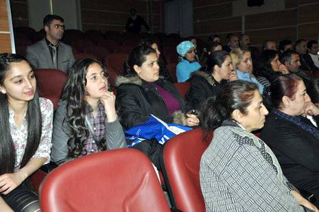 Hakkarinin Yüksekova ilçesinde 40 yıl 3 ay görev yapan Gülseren Macit veda töreni ile emekliğe ayrıldı.
