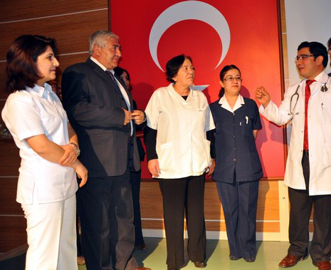 Hakkarinin Yüksekova ilçesinde 40 yıl 3 ay görev yapan Gülseren Macit veda töreni ile emekliğe ayrıldı.