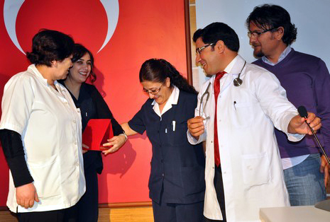 Hakkarinin Yüksekova ilçesinde 40 yıl 3 ay görev yapan Gülseren Macit veda töreni ile emekliğe ayrıldı.