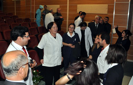 Hakkarinin Yüksekova ilçesinde 40 yıl 3 ay görev yapan Gülseren Macit veda töreni ile emekliğe ayrıldı.