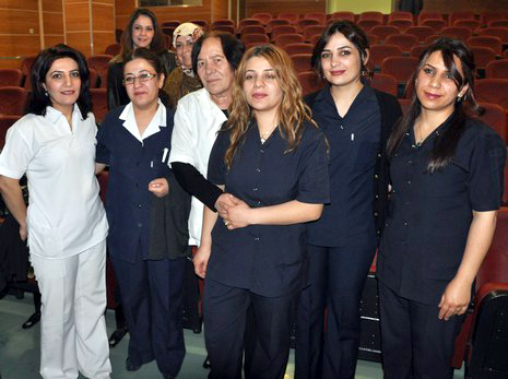 Hakkarinin Yüksekova ilçesinde 40 yıl 3 ay görev yapan Gülseren Macit veda töreni ile emekliğe ayrıldı.