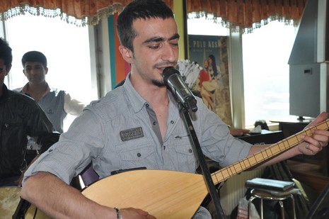 Numan Hadi Yüksekovada konser verdi