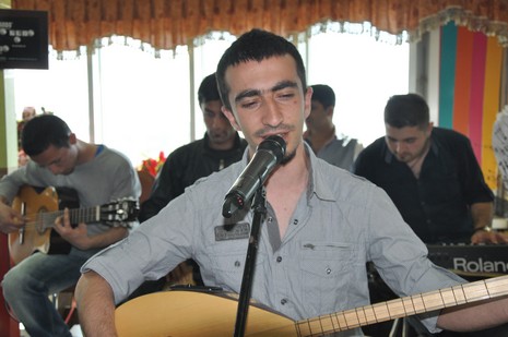 Numan Hadi Yüksekovada konser verdi