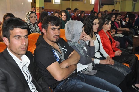 Numan Hadi Yüksekovada konser verdi