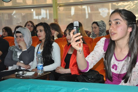 Numan Hadi Yüksekovada konser verdi