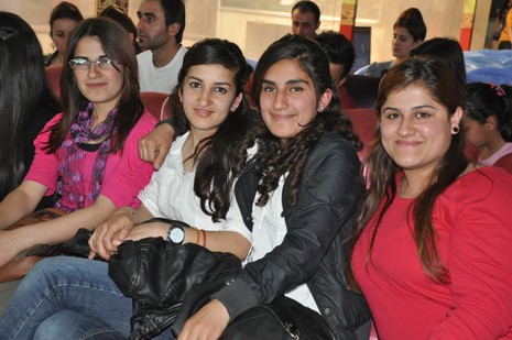 Numan Hadi Yüksekovada konser verdi