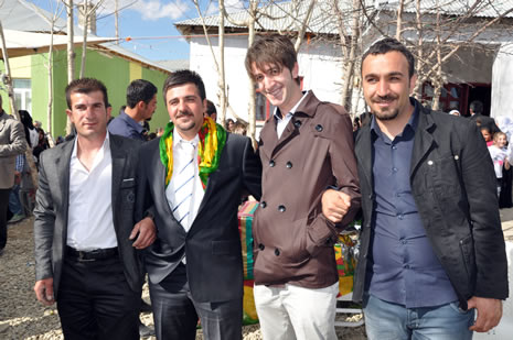 Hakkari'nin Yüksekova İlçesinde Cumhur İle Sevda Işık Çiftinin Mutlu Günü 