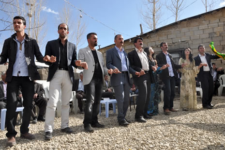 Hakkari'nin Yüksekova İlçesinde Cumhur İle Sevda Işık Çiftinin Mutlu Günü 