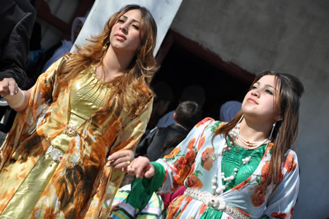 Hakkari'nin Yüksekova İlçesinde Cumhur İle Sevda Işık Çiftinin Mutlu Günü 