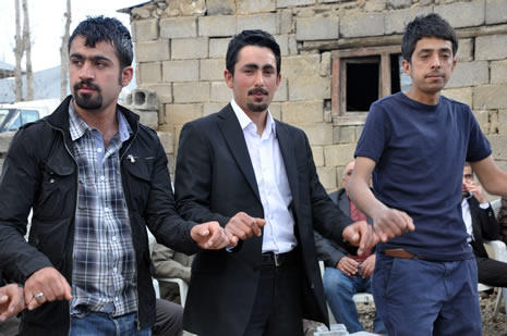 Hakkari'nin Yüksekova İlçesinde Cumhur İle Sevda Işık Çiftinin Mutlu Günü 