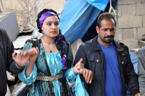 Hakkari'nin Yüksekova İlçesinde Cumhur İle Sevda Işık Çiftinin Mutlu Günü 