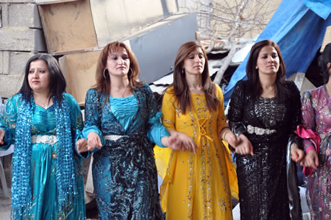 Hakkari'nin Yüksekova İlçesinde Cumhur İle Sevda Işık Çiftinin Mutlu Günü 