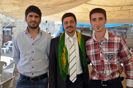 Hakkari'nin Yüksekova İlçesinde Cumhur İle Sevda Işık Çiftinin Mutlu Günü 