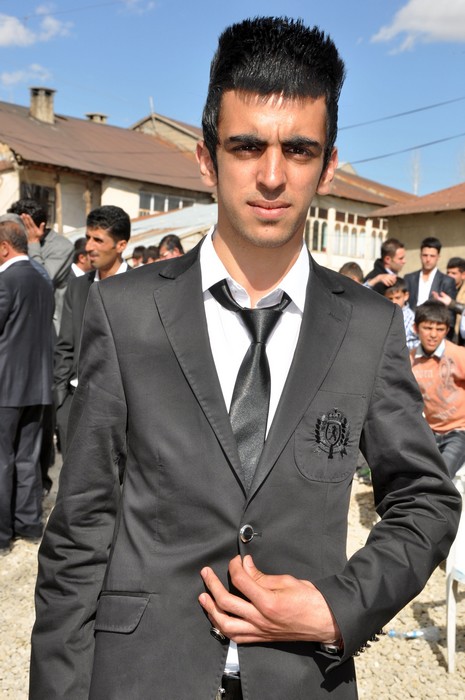 Hakkari'nin Yüksekova İlçesinde Cumhur İle Sevda Işık Çiftinin Mutlu Günü 