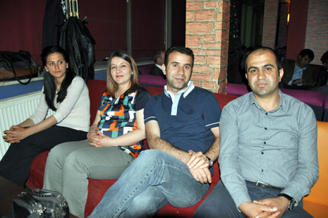 Eğitim Sen Yüksekova ilçe Temsilciliği tarafından Metro Cafede birlik beraberlik ve dayanışma gececi düzenlendi.