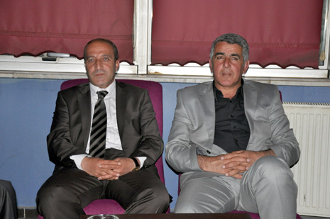 Eğitim Sen Yüksekova ilçe Temsilciliği tarafından Metro Cafede birlik beraberlik ve dayanışma gececi düzenlendi.