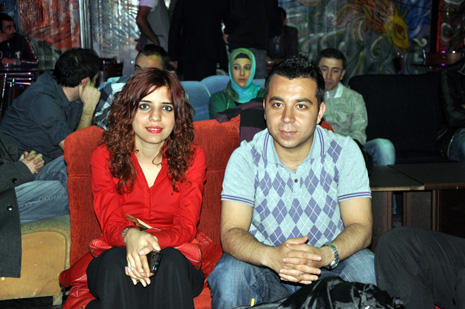 Eğitim Sen Yüksekova ilçe Temsilciliği tarafından Metro Cafede birlik beraberlik ve dayanışma gececi düzenlendi.