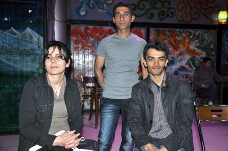 Eğitim Sen Yüksekova ilçe Temsilciliği tarafından Metro Cafede birlik beraberlik ve dayanışma gececi düzenlendi.