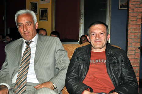 Eğitim Sen Yüksekova ilçe Temsilciliği tarafından Metro Cafede birlik beraberlik ve dayanışma gececi düzenlendi.