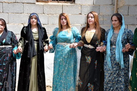 Hakkari'nin Yüksekova ilçesinde 05-06-2012 Mayıs ayında dünya evine giren çiftlerimizi sizler için sayfamıza taşıdık. Foto: Görüntü: YAŞAR KAPLAN - SİNAN AKKURT