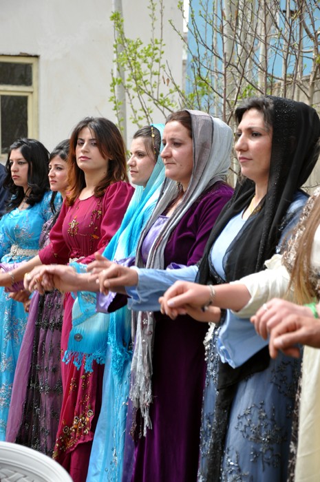 Hakkari'nin Yüksekova ilçesinde 05-06-2012 Mayıs ayında dünya evine giren çiftlerimizi sizler için sayfamıza taşıdık. Foto: Görüntü: YAŞAR KAPLAN - SİNAN AKKURT