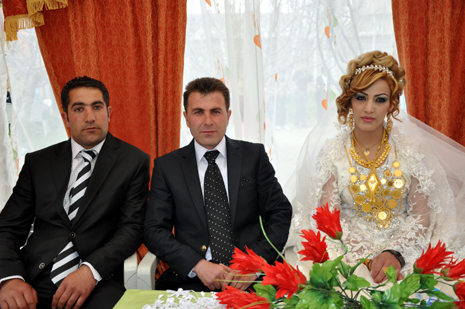 Hakkari'nin Yüksekova ilçesinde 05-06-2012 Mayıs ayında dünya evine giren çiftlerimizi sizler için sayfamıza taşıdık. Foto: Görüntü: YAŞAR KAPLAN - SİNAN AKKURT