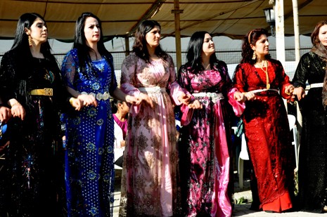 Hakkari'nin Yüksekova ilçesinde 05-06-2012 Mayıs ayında dünya evine giren çiftlerimizi sizler için sayfamıza taşıdık. Foto: Görüntü: YAŞAR KAPLAN - SİNAN AKKURT