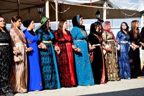 Hakkari'nin Yüksekova ilçesinde 05-06-2012 Mayıs ayında dünya evine giren çiftlerimizi sizler için sayfamıza taşıdık. Foto: Görüntü: YAŞAR KAPLAN - SİNAN AKKURT