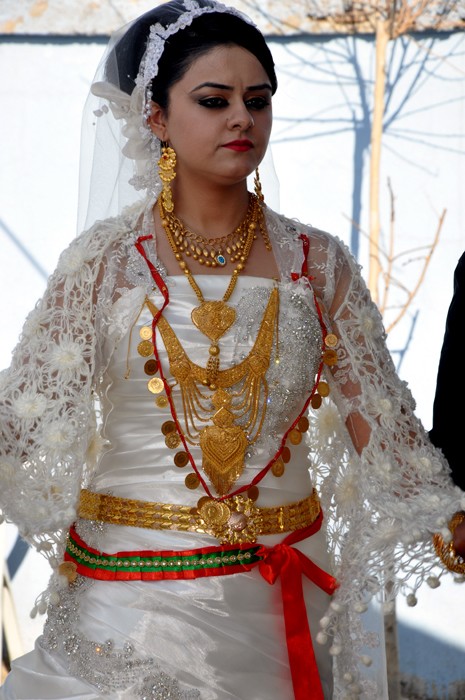 Hakkari'nin Yüksekova ilçesinde 05-06-2012 Mayıs ayında dünya evine giren çiftlerimizi sizler için sayfamıza taşıdık. Foto: Görüntü: YAŞAR KAPLAN - SİNAN AKKURT