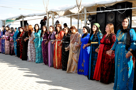 Hakkari'nin Yüksekova ilçesinde 05-06-2012 Mayıs ayında dünya evine giren çiftlerimizi sizler için sayfamıza taşıdık. Foto: Görüntü: YAŞAR KAPLAN - SİNAN AKKURT