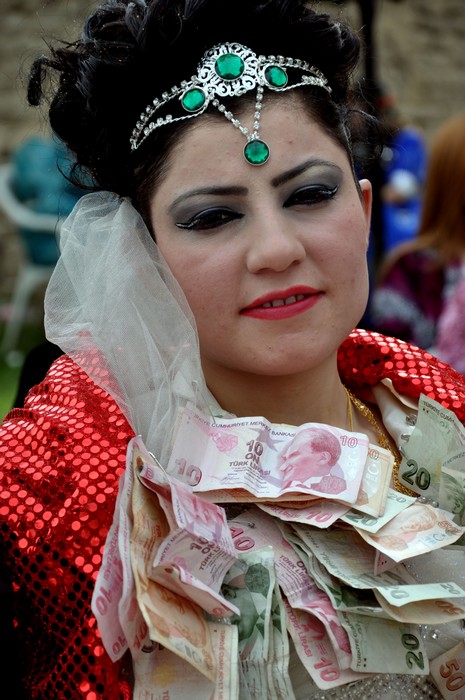 Hakkari'nin Yüksekova ilçesinde 05-06-2012 Mayıs ayında dünya evine giren çiftlerimizi sizler için sayfamıza taşıdık. Foto: Görüntü: YAŞAR KAPLAN - SİNAN AKKURT