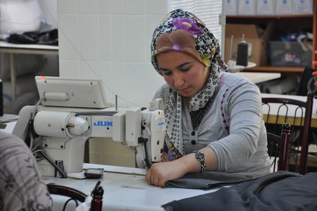 Hakkarinin Yüksekova İlçesinde iki yıldır hizmet veren Alkan Tekstil Fabrikası İşsizlerin umudu oldu. Yüksekovadan Batı ve Orta Doğu ülkelerine ihracat yapan ALK Giyim Tekstili Dünyaya açıldı.