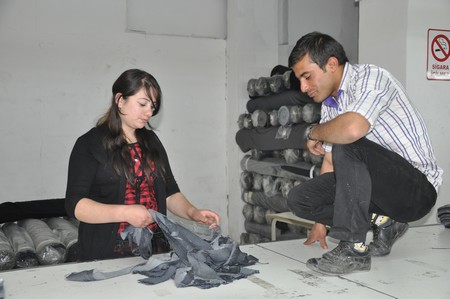 Hakkarinin Yüksekova İlçesinde iki yıldır hizmet veren Alkan Tekstil Fabrikası İşsizlerin umudu oldu. Yüksekovadan Batı ve Orta Doğu ülkelerine ihracat yapan ALK Giyim Tekstili Dünyaya açıldı.
