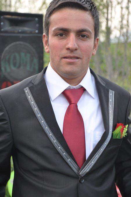 Hakkari'nin Yüksekova ilçesinde 12-13-05- 2012 Dünya evine Giren Çiftlerimizi Sizler için Sayfamıza taşıdık. Yüksekova Güncel Ailesi olarak Tüm Çiftlerimize mutluluklar Dileriz. Foto-Görüntü: Yaşar KAPLAN- Sinan AKKURT