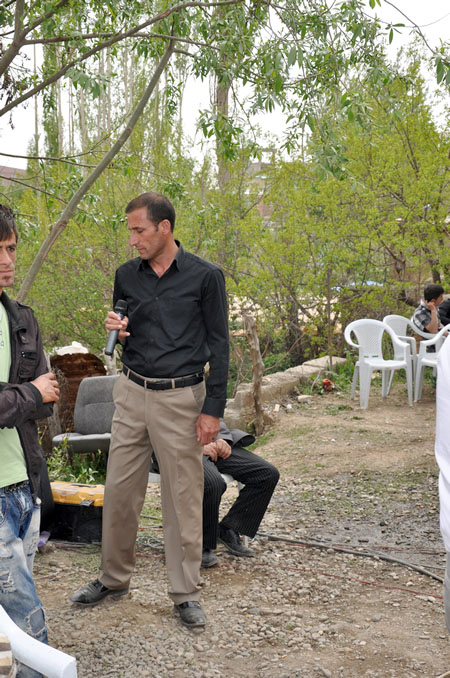 Hakkari'nin Yüksekova ilçesinde 12-13-05- 2012 Dünya evine Giren Çiftlerimizi Sizler için Sayfamıza taşıdık. Yüksekova Güncel Ailesi olarak Tüm Çiftlerimize mutluluklar Dileriz. Foto-Görüntü: Yaşar KAPLAN- Sinan AKKURT