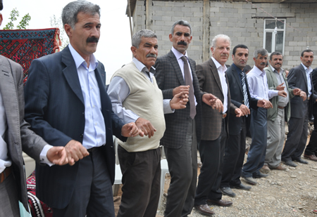 Hakkari'nin Yüksekova ilçesinde 12-13-05- 2012 Dünya evine Giren Çiftlerimizi Sizler için Sayfamıza taşıdık. Yüksekova Güncel Ailesi olarak Tüm Çiftlerimize mutluluklar Dileriz. Foto-Görüntü: Yaşar KAPLAN- Sinan AKKURT