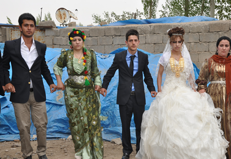 Hakkari'nin Yüksekova ilçesinde 12-13-05- 2012 Dünya evine Giren Çiftlerimizi Sizler için Sayfamıza taşıdık. Yüksekova Güncel Ailesi olarak Tüm Çiftlerimize mutluluklar Dileriz. Foto-Görüntü: Yaşar KAPLAN- Sinan AKKURT