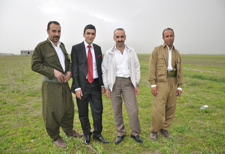 Hakkari'nin Yüksekova ilçesinde 12-13-05- 2012 Dünya evine Giren Çiftlerimizi Sizler için Sayfamıza taşıdık. Yüksekova Güncel Ailesi olarak Tüm Çiftlerimize mutluluklar Dileriz. Foto-Görüntü: Yaşar KAPLAN- Sinan AKKURT