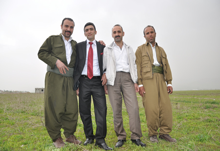 Hakkari'nin Yüksekova ilçesinde 12-13-05- 2012 Dünya evine Giren Çiftlerimizi Sizler için Sayfamıza taşıdık. Yüksekova Güncel Ailesi olarak Tüm Çiftlerimize mutluluklar Dileriz. Foto-Görüntü: Yaşar KAPLAN- Sinan AKKURT