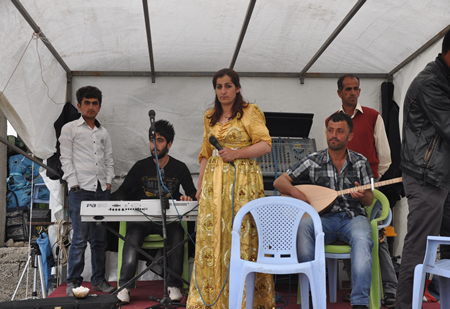 Hakkari'nin Yüksekova ilçesinde 12-13-05- 2012 Dünya evine Giren Çiftlerimizi Sizler için Sayfamıza taşıdık. Yüksekova Güncel Ailesi olarak Tüm Çiftlerimize mutluluklar Dileriz. Foto-Görüntü: Yaşar KAPLAN- Sinan AKKURT