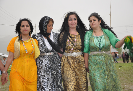 Hakkari'nin Yüksekova ilçesinde 12-13-05- 2012 Dünya evine Giren Çiftlerimizi Sizler için Sayfamıza taşıdık. Yüksekova Güncel Ailesi olarak Tüm Çiftlerimize mutluluklar Dileriz. Foto-Görüntü: Yaşar KAPLAN- Sinan AKKURT