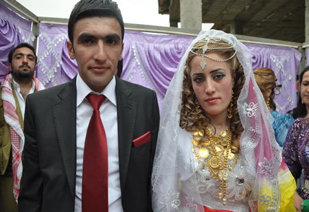 Hakkari'nin Yüksekova ilçesinde 12-13-05- 2012 Dünya evine Giren Çiftlerimizi Sizler için Sayfamıza taşıdık. Yüksekova Güncel Ailesi olarak Tüm Çiftlerimize mutluluklar Dileriz. Foto-Görüntü: Yaşar KAPLAN- Sinan AKKURT