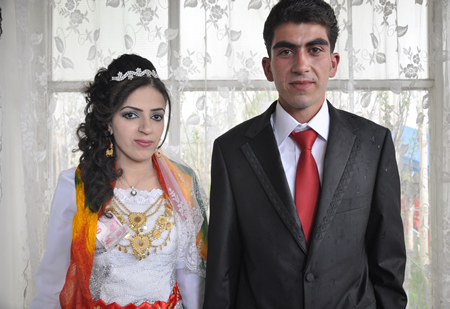 Hakkari'nin Yüksekova ilçesinde 12-13-05- 2012 Dünya evine Giren Çiftlerimizi Sizler için Sayfamıza taşıdık. Yüksekova Güncel Ailesi olarak Tüm Çiftlerimize mutluluklar Dileriz. Foto-Görüntü: Yaşar KAPLAN- Sinan AKKURT