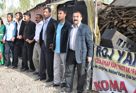 Hakkari'nin Yüksekova ilçesinde 12-13-05- 2012 Dünya evine Giren Çiftlerimizi Sizler için Sayfamıza taşıdık. Yüksekova Güncel Ailesi olarak Tüm Çiftlerimize mutluluklar Dileriz. Foto-Görüntü: Yaşar KAPLAN- Sinan AKKURT