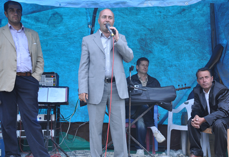 Hakkari'nin Yüksekova ilçesinde 12-13-05- 2012 Dünya evine Giren Çiftlerimizi Sizler için Sayfamıza taşıdık. Yüksekova Güncel Ailesi olarak Tüm Çiftlerimize mutluluklar Dileriz. Foto-Görüntü: Yaşar KAPLAN- Sinan AKKURT