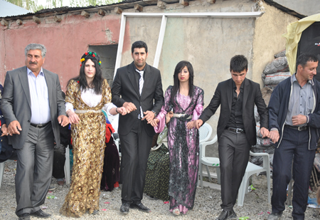 Hakkari'nin Yüksekova ilçesinde 12-13-05- 2012 Dünya evine Giren Çiftlerimizi Sizler için Sayfamıza taşıdık. Yüksekova Güncel Ailesi olarak Tüm Çiftlerimize mutluluklar Dileriz. Foto-Görüntü: Yaşar KAPLAN- Sinan AKKURT