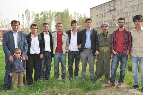 Hakkari'nin Yüksekova ilçesinde 12-13-05- 2012 Dünya evine Giren Çiftlerimizi Sizler için Sayfamıza taşıdık. Yüksekova Güncel Ailesi olarak Tüm Çiftlerimize mutluluklar Dileriz. Foto-Görüntü: Yaşar KAPLAN- Sinan AKKURT