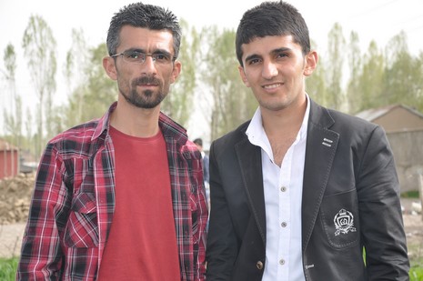 Hakkari'nin Yüksekova ilçesinde 12-13-05- 2012 Dünya evine Giren Çiftlerimizi Sizler için Sayfamıza taşıdık. Yüksekova Güncel Ailesi olarak Tüm Çiftlerimize mutluluklar Dileriz. Foto-Görüntü: Yaşar KAPLAN- Sinan AKKURT